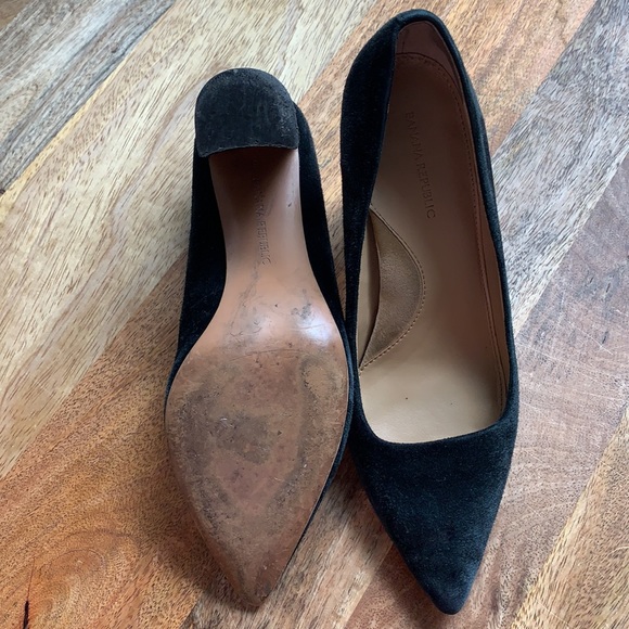 Banana republic black suede heels - Picture 4 of 4